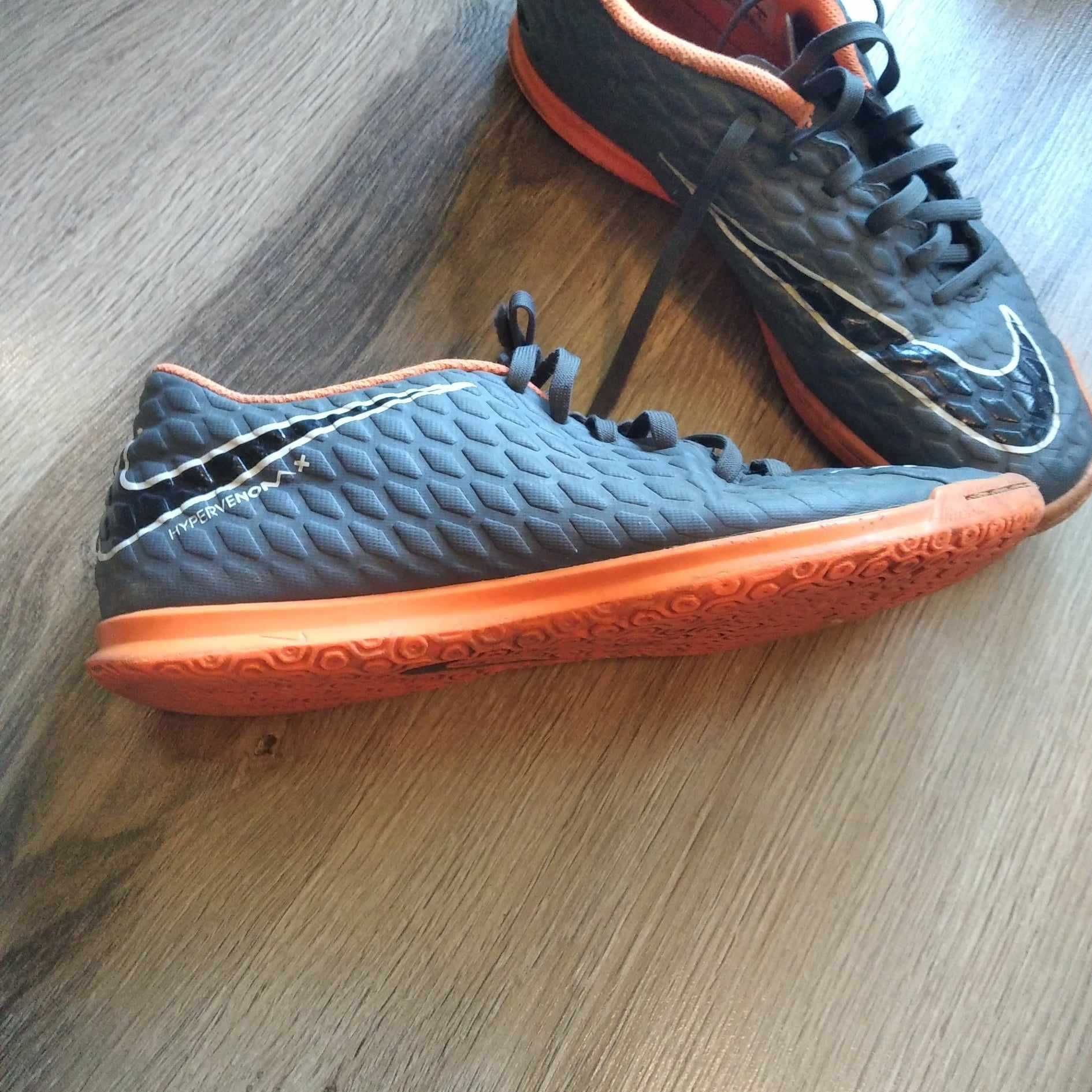 buty halówki typu NIKE rozm 42