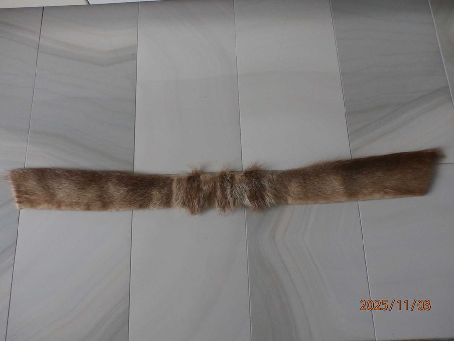 Zimowy szal z naturalnego futra nutri, długość 112 cm.