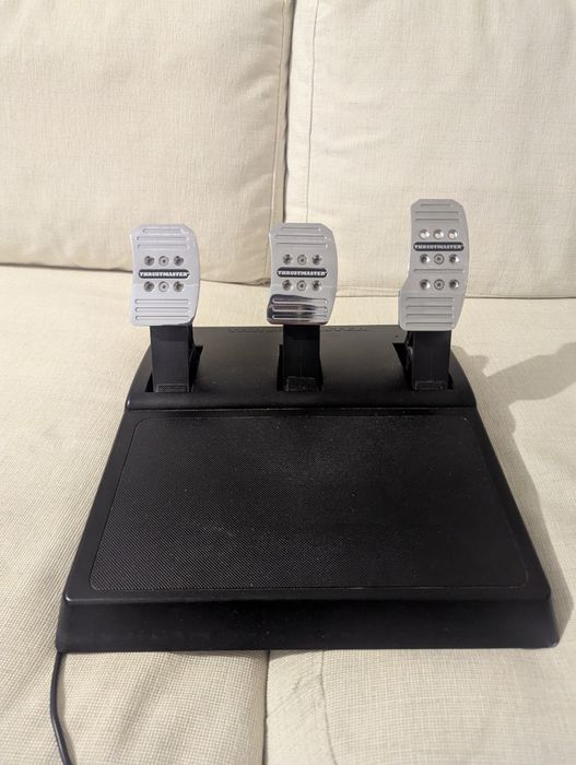 Руль thrustmaster tx/t300 в идеальном состоянии