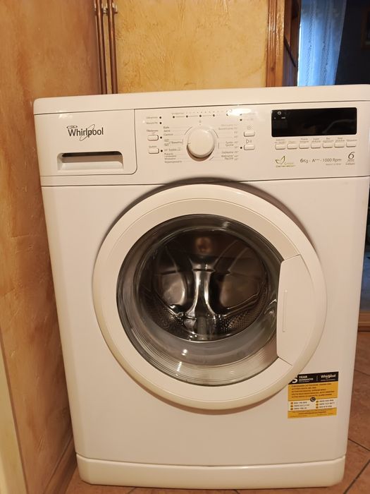 Pralka Whirlpool.        .