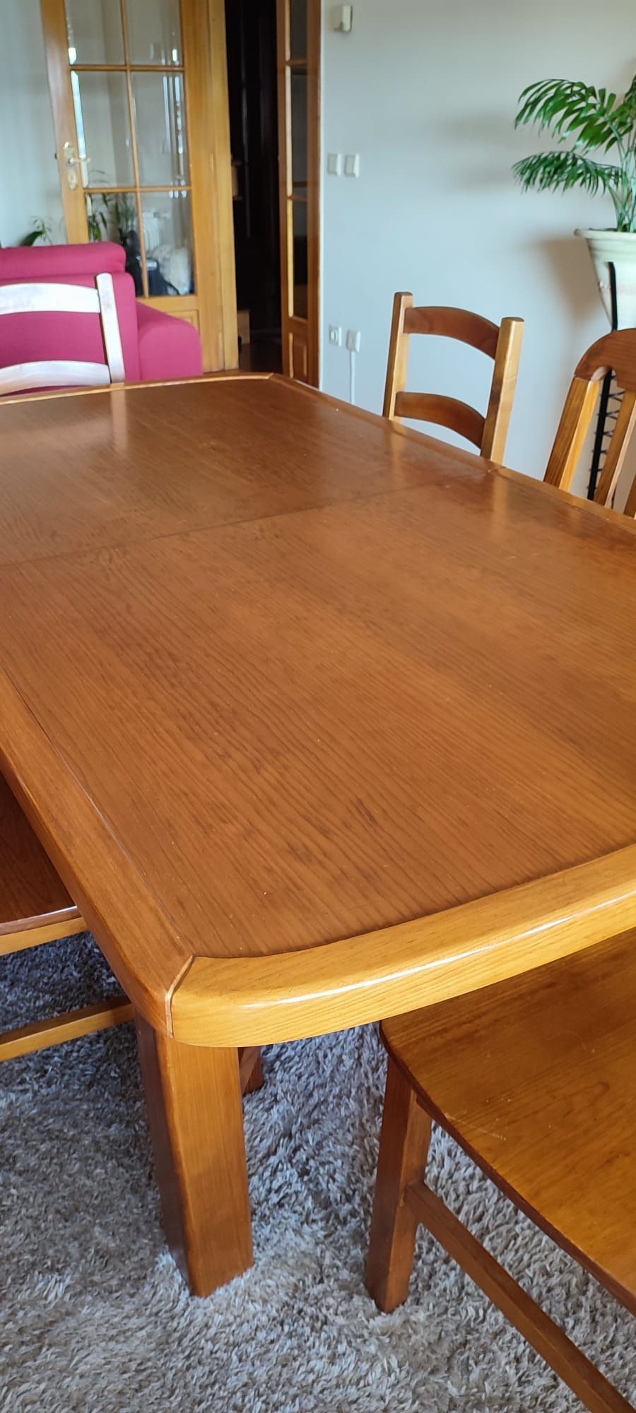 Mesa extensível de madeira de pinho