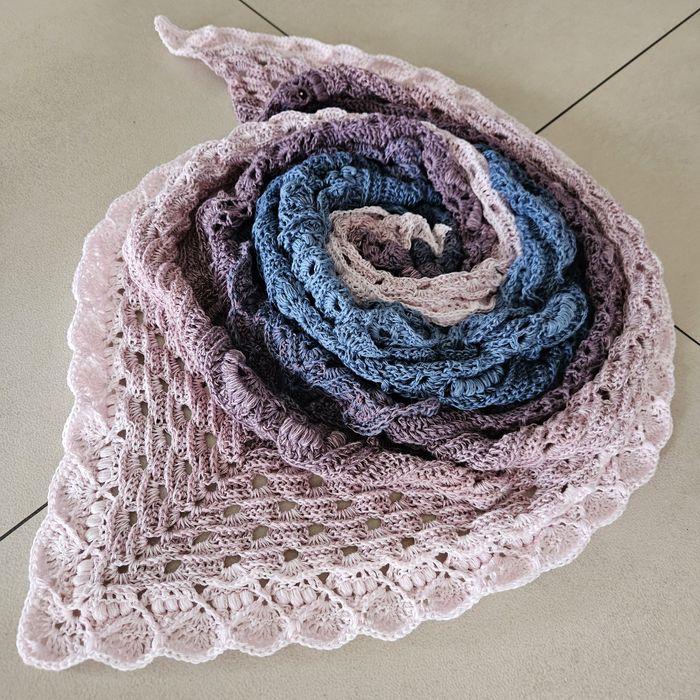 Chusta robiona ręcznie na szydełku rękodzieło Handmade