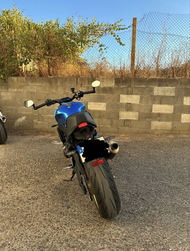 Vendo motociclo - Yamaha XSR900