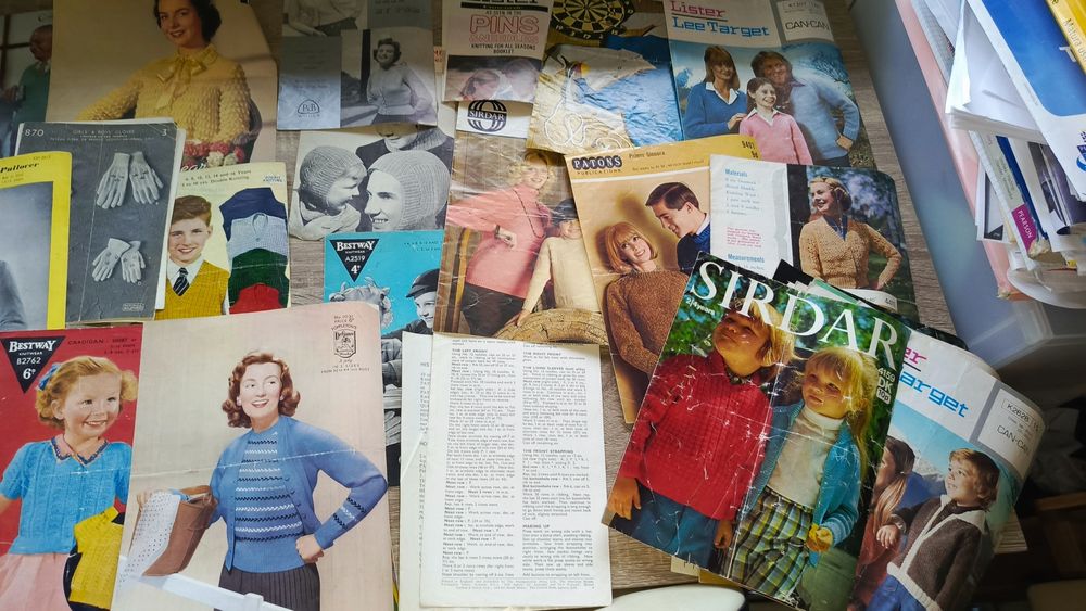 Duży zestaw dziewiarski vintage gazetki lata 60' - 90' dla kolekcjoner