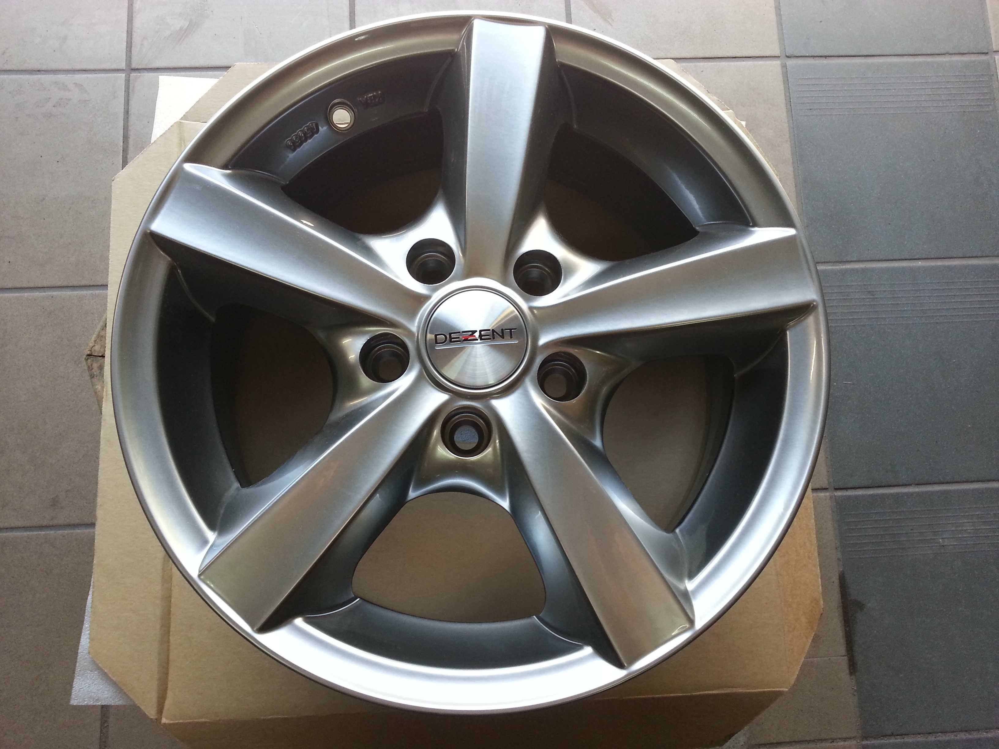 Felgi aluminiowe Dezent F 5x112 6,5j15 et-38