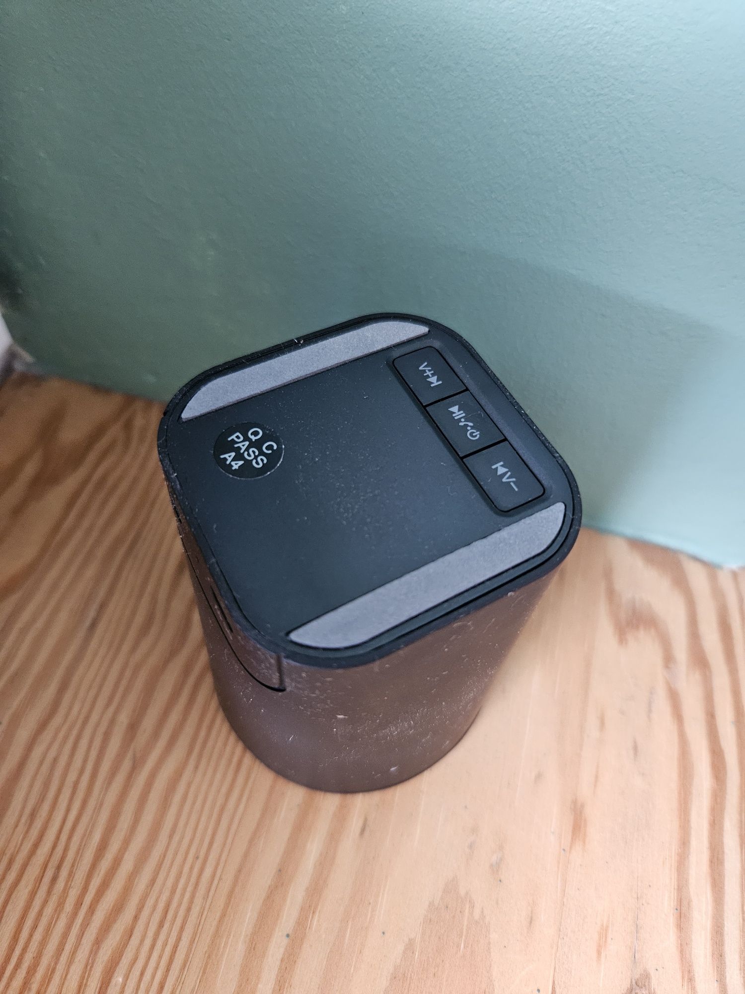Mały głośnik bluetooth