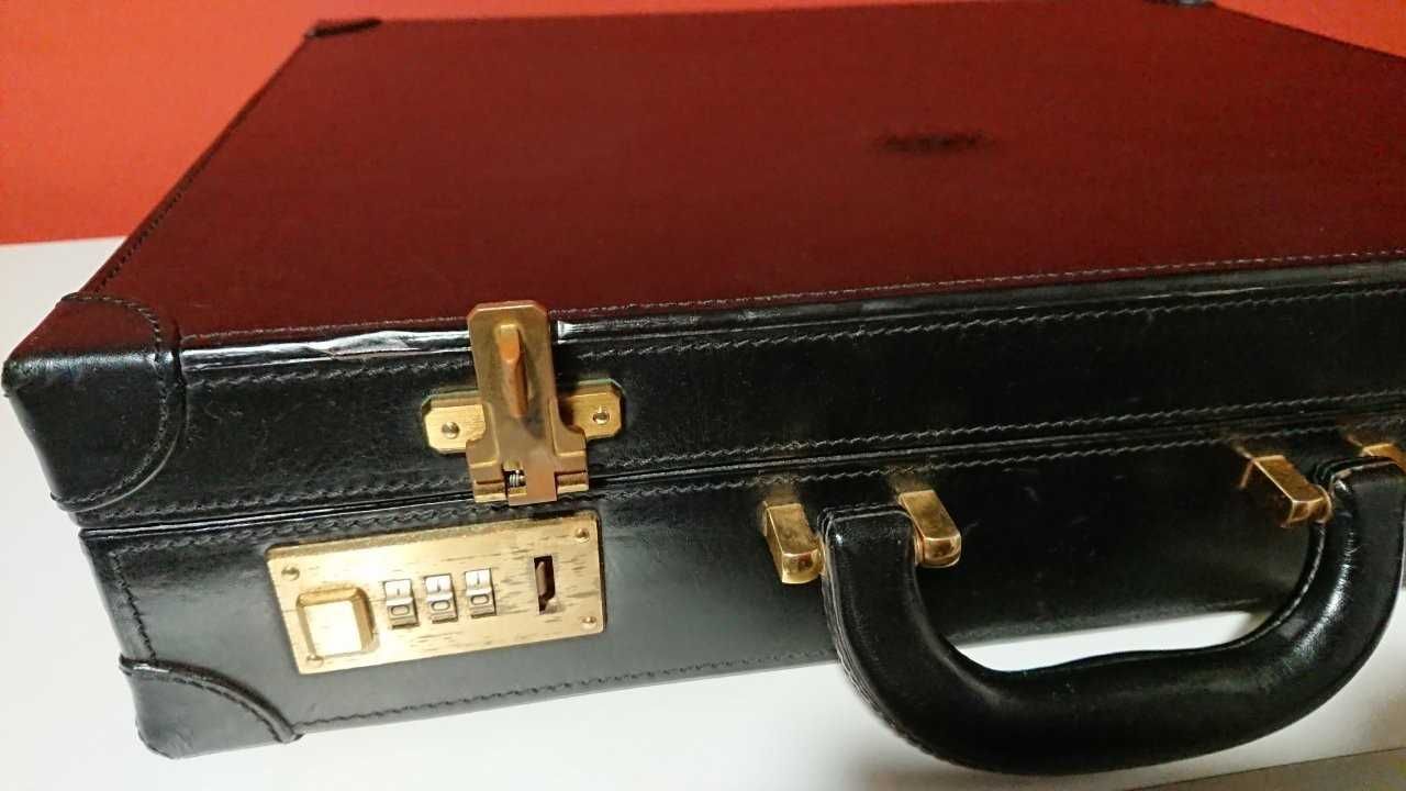 Mala Executiva, clássica, vintage, em couro duro