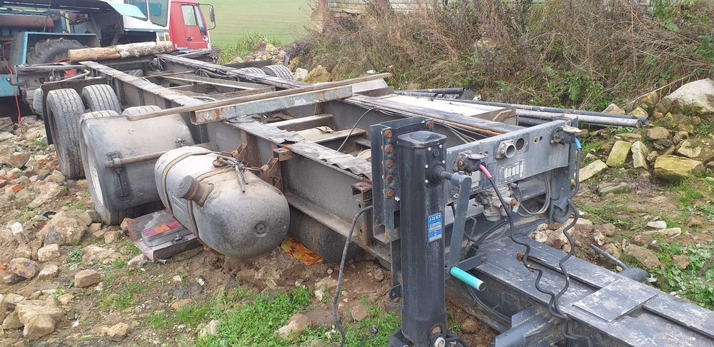 Przyczepa naczepa Osie rolnictwo transport  i innne