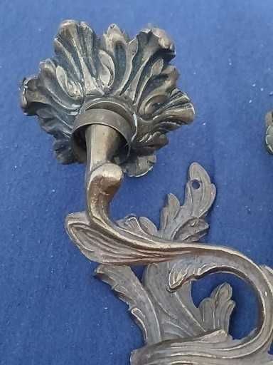 Stary mosieżny kunkiet rococo podwójny