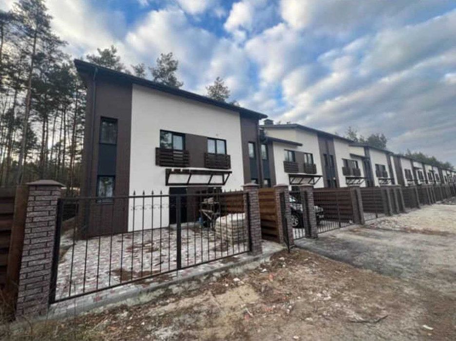 Продаж таунхаусу в Гостомелі біля лісу 120 кв/м на ділянці 2,5 сотки