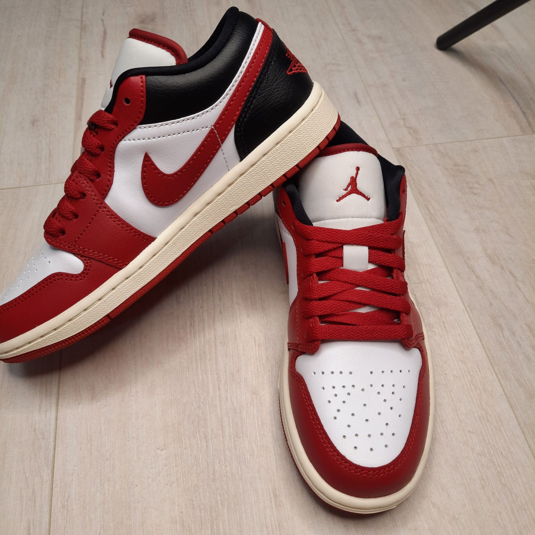 Кросівки Nike Air Jordan 1 Low Red/Black Dc0774-160