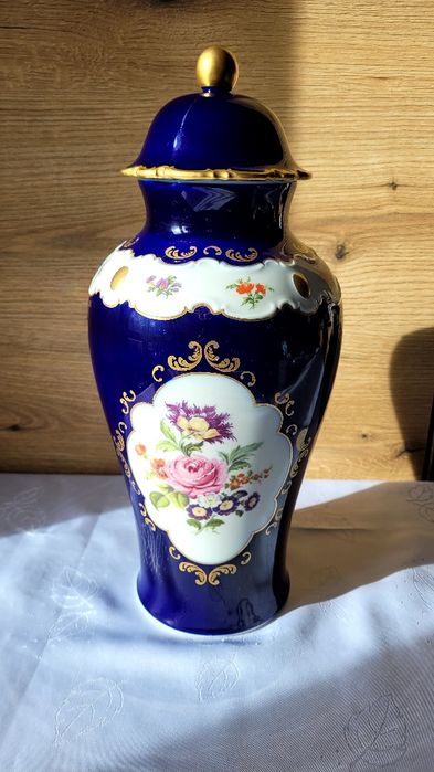 Duży imponujący wazon z przykrywą  porcelana Wallendorf