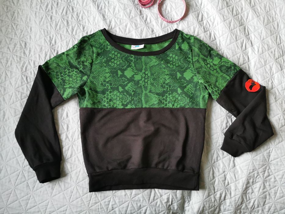 Bluza rozm. S. CZARNO zielona
