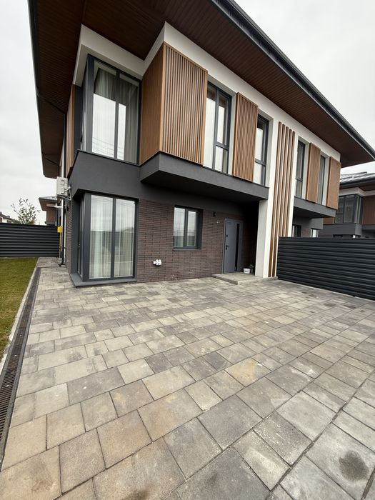 Чудовий варіант для особистого проживання. Таун, дуплекс з ремонтом