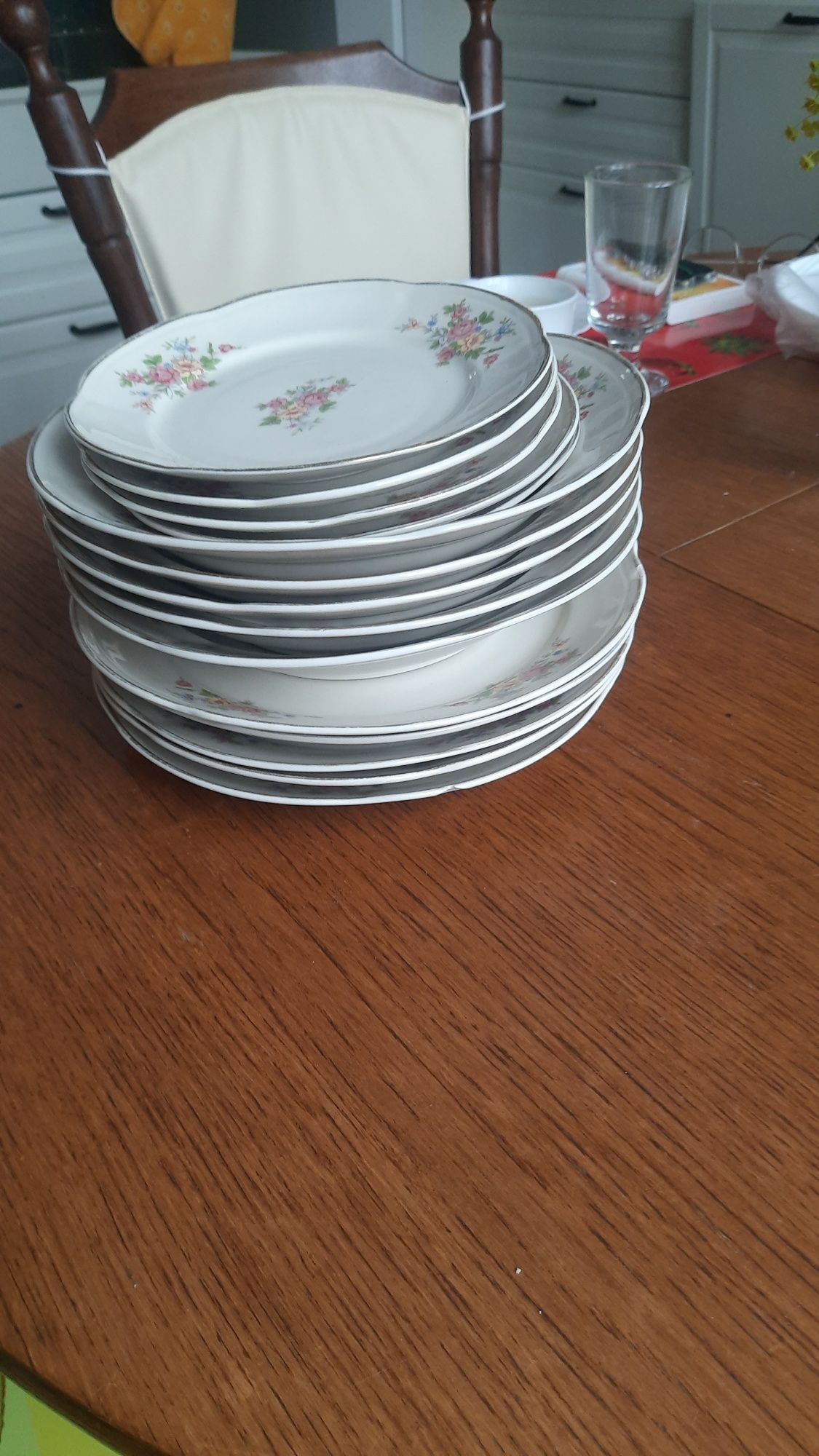 Porcelana Chodzież beżowa w kwiatki