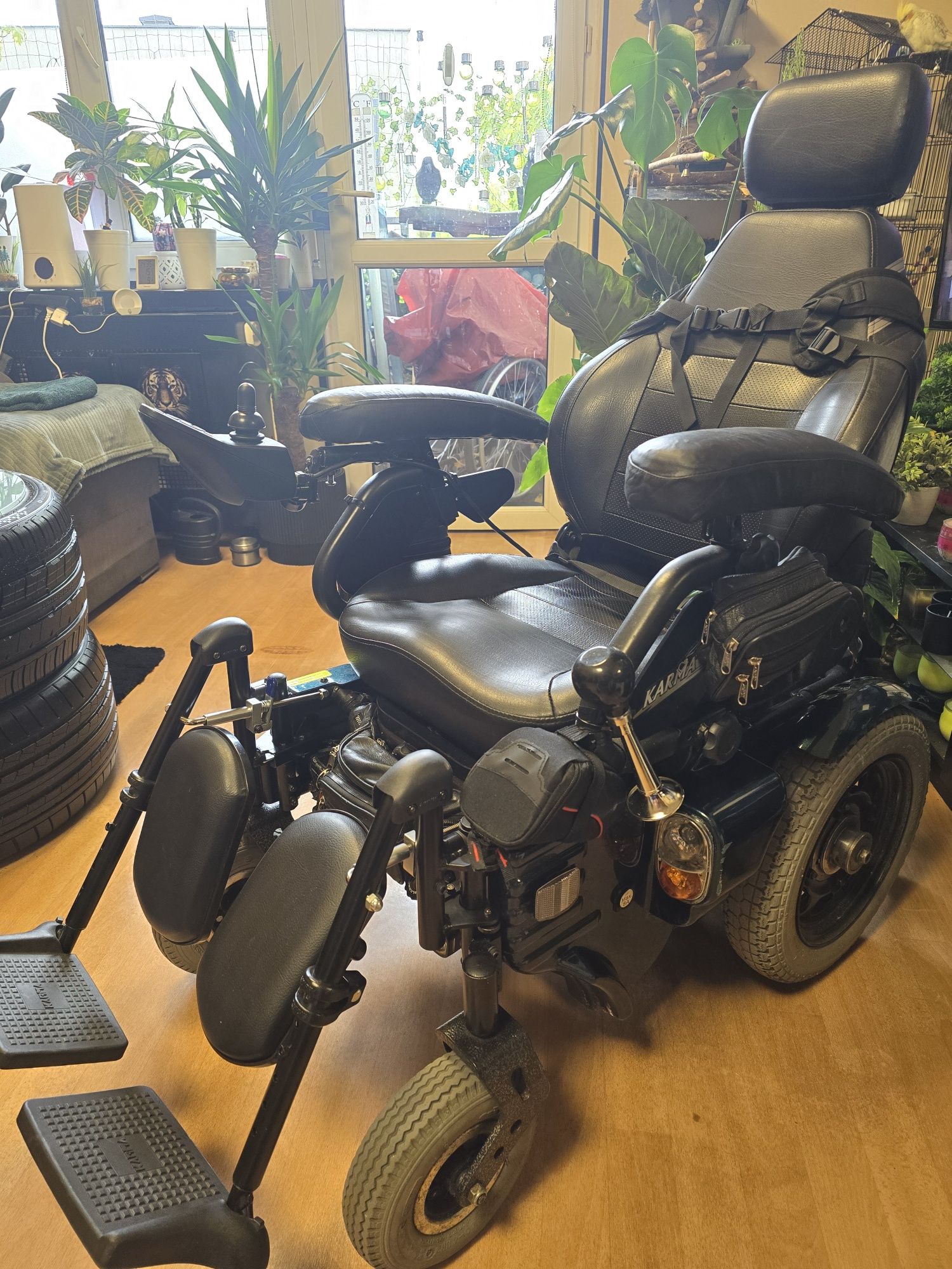 Wozek elektryczny inwalidzki model Karma KO-45.3 predkosc 13km/h