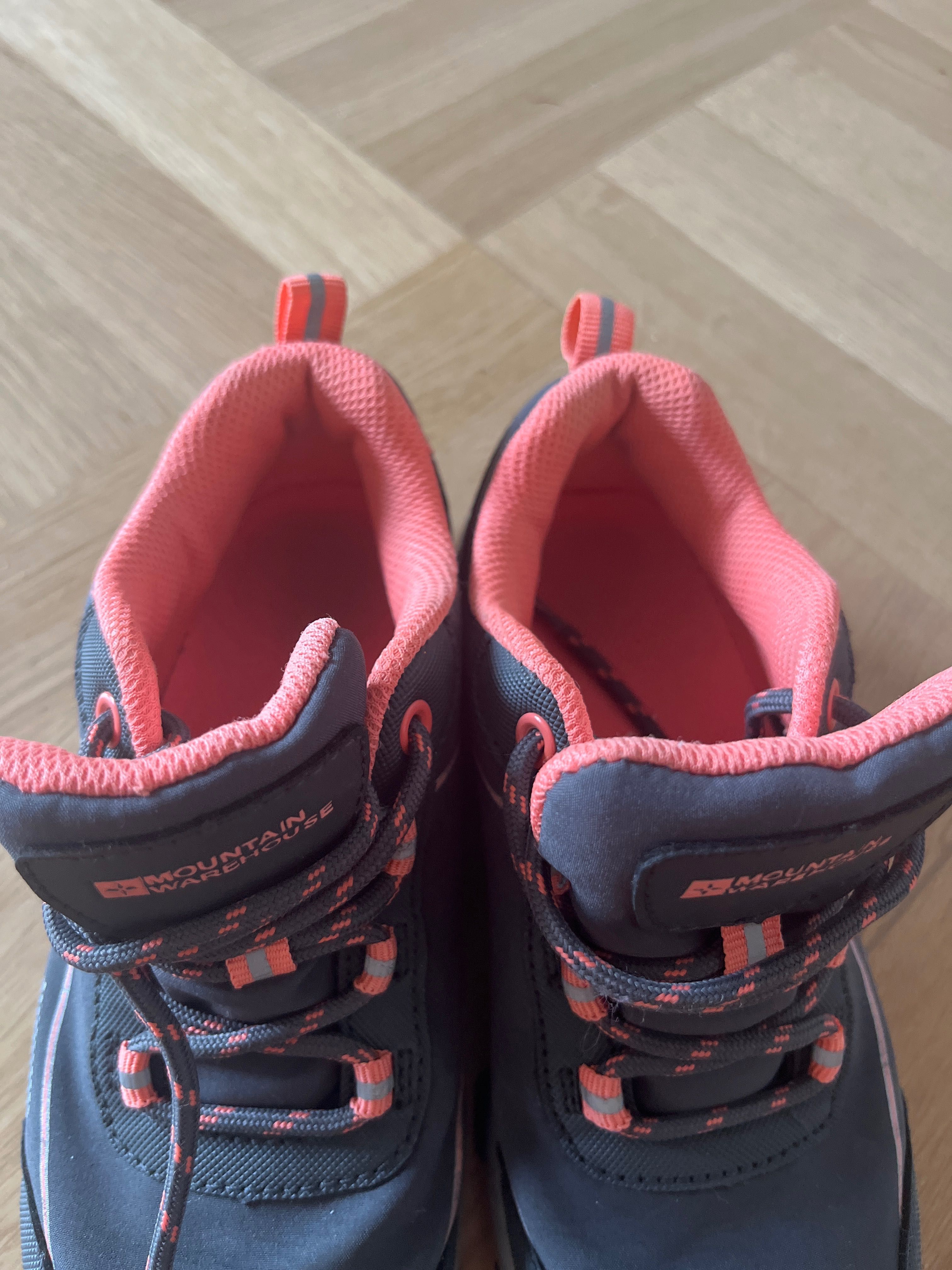 Buty wiązane na sznurówki