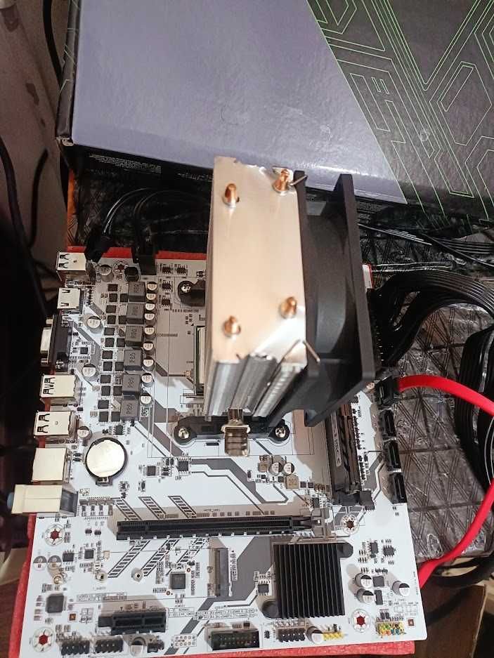 Ryzen 7 5700 8 ядер 4.6Ггц+ B450M  потужний комплект для ПК