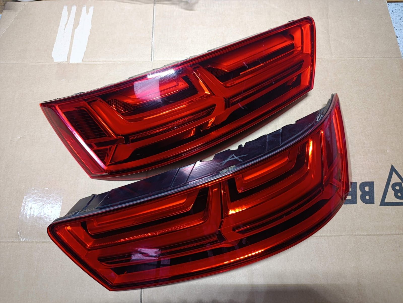 lampy tył Audi Q7 4M0