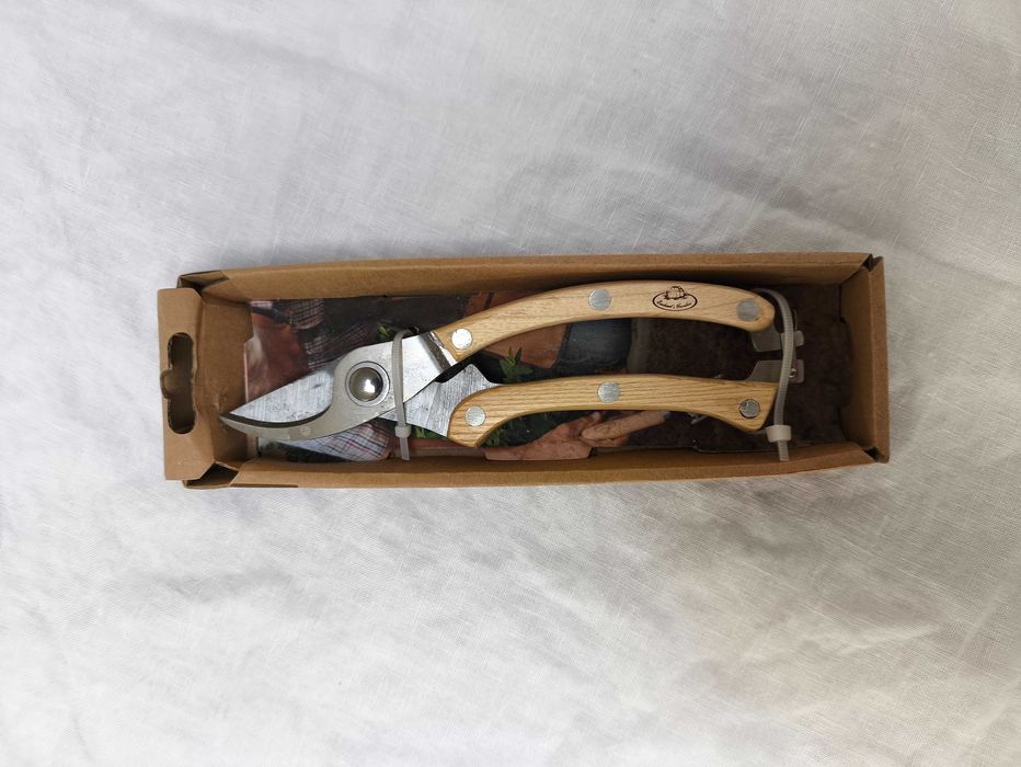 Sekator ogrodowy z drewnianą rączką Esschert Design