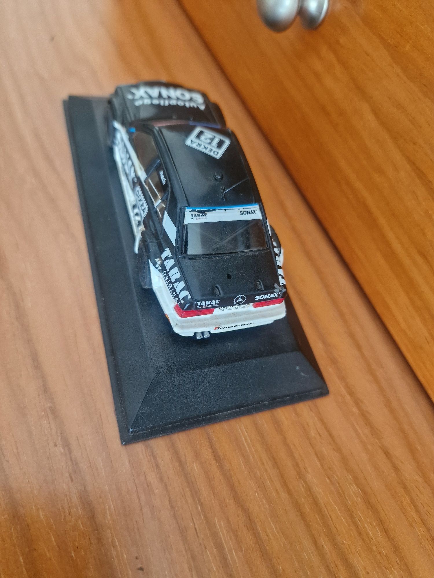 Vendo Miniatura Mecedes 190e