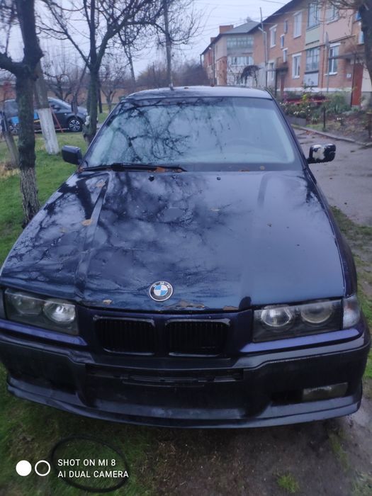 Продам BMW E36 320i