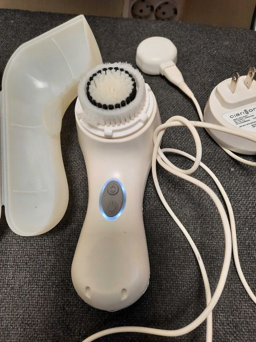 Щетка для лица Clarisonic Mia 2 ( под ремонт )
