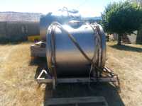 Cisterna inox capacidade 2400 litros