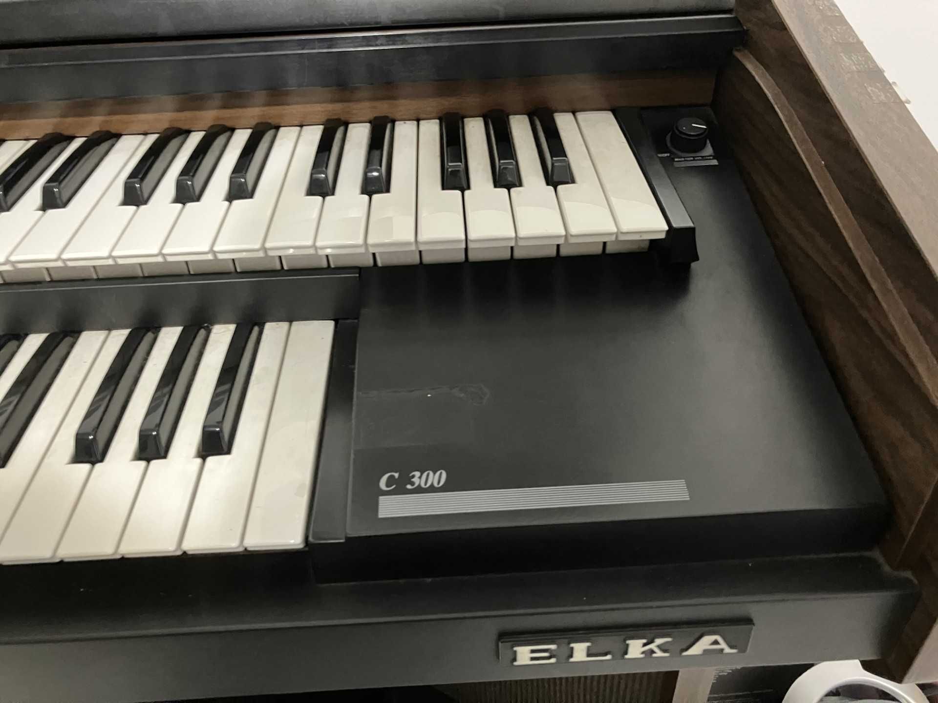 Orgão Elka, de sala, 2 teclados