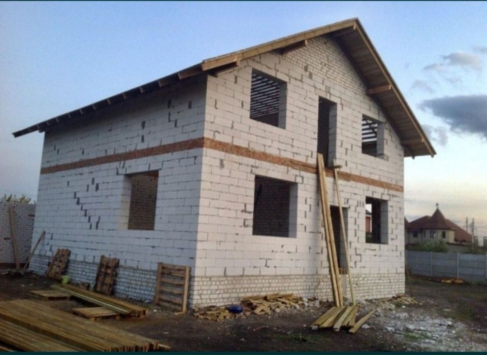 Каменщики,кровельщики,строительство домов,кладка,фундамент