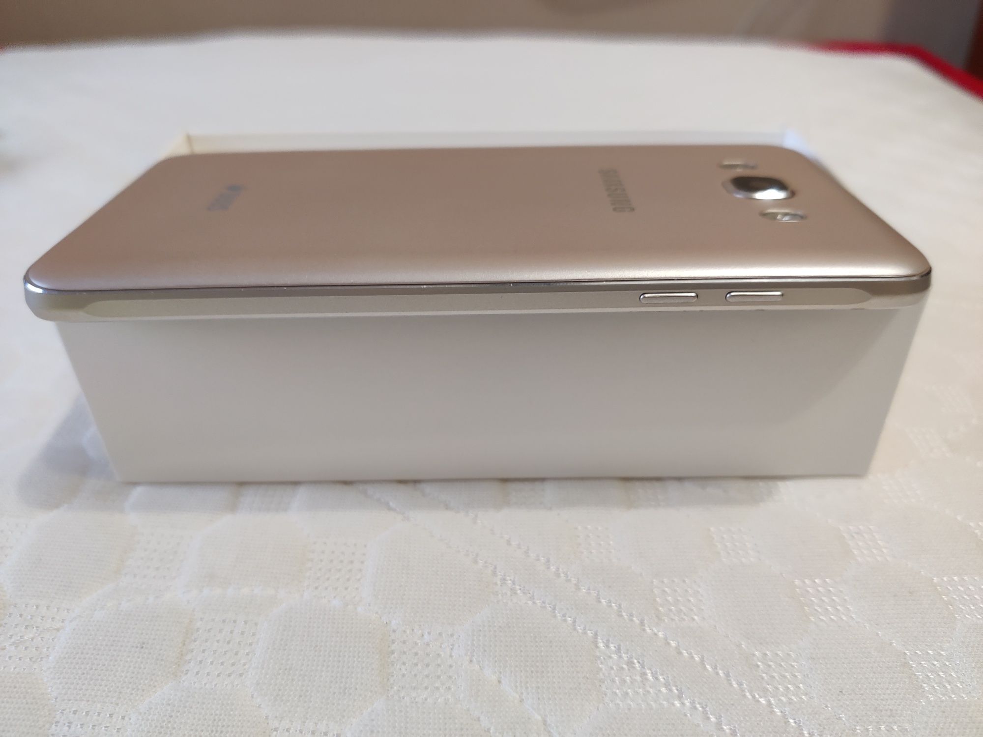 Samsung Galaxy J7 2016 SM-J710F Gold