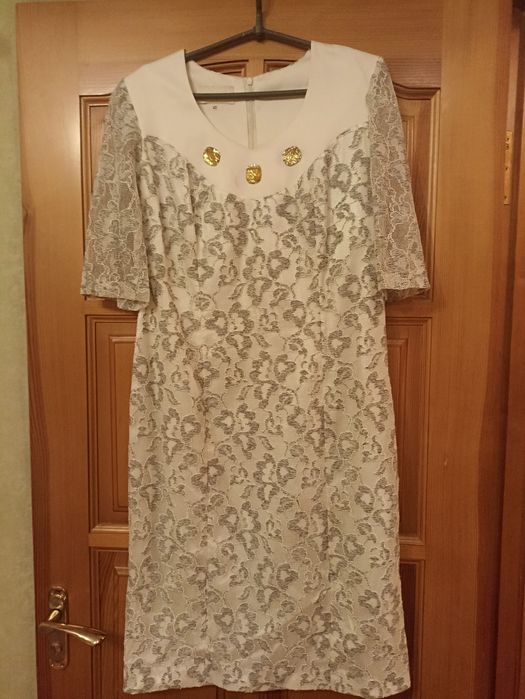 Костюм святковий