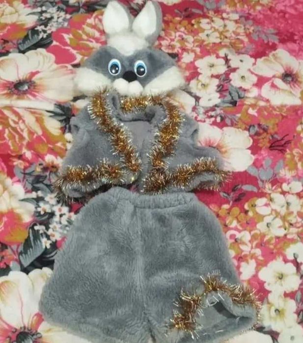 Продаю! Новорічні дитячі костюми