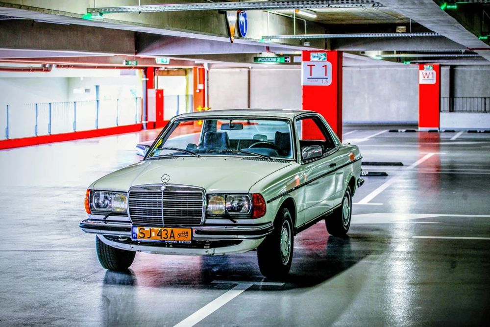 Mercedes-Benz W123 W123C 230C 1978