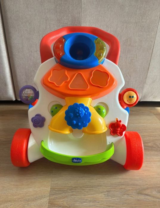 Brinquedo para aprender a caminhar e interactivo