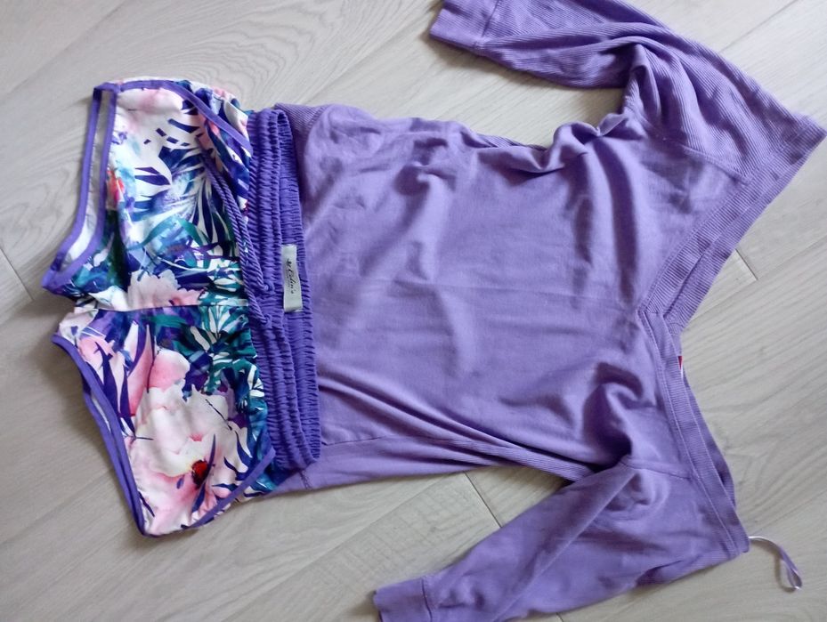 Пакет речей на дівчину