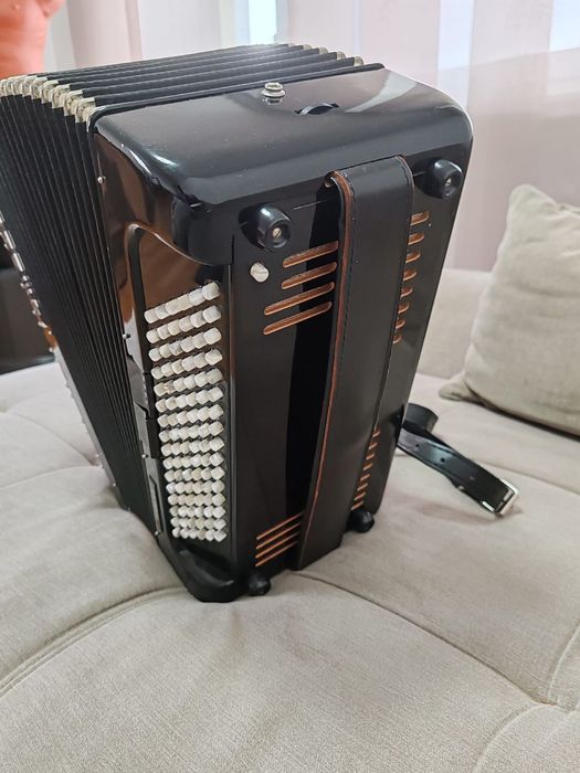 Продам Hohner Rivera ||| S