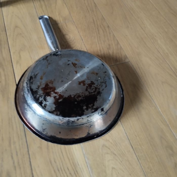 Patelnie 2 szt uzywane