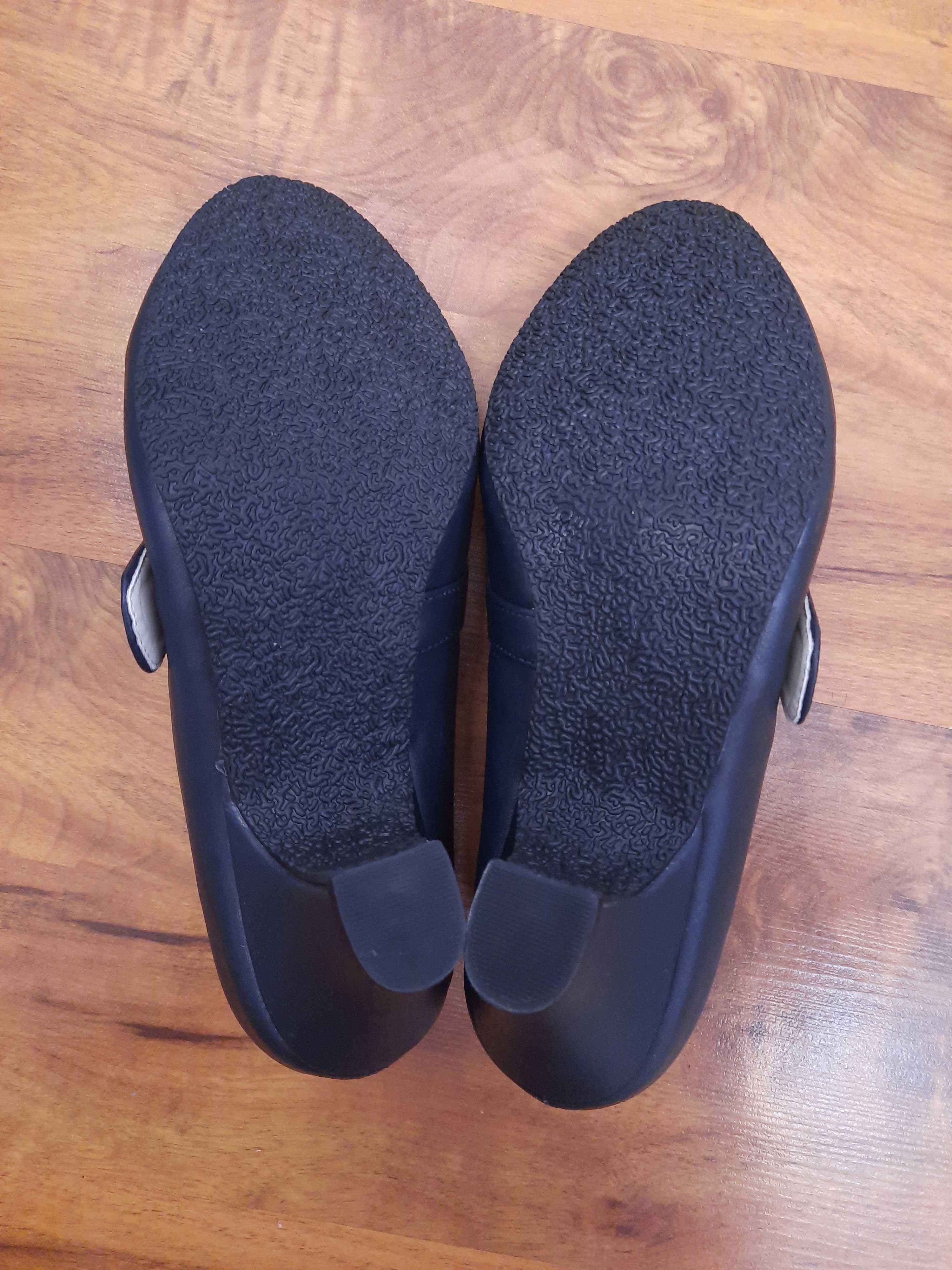 Buty na niskim średnim obcasie czółenka Heavenly Soles 6 39