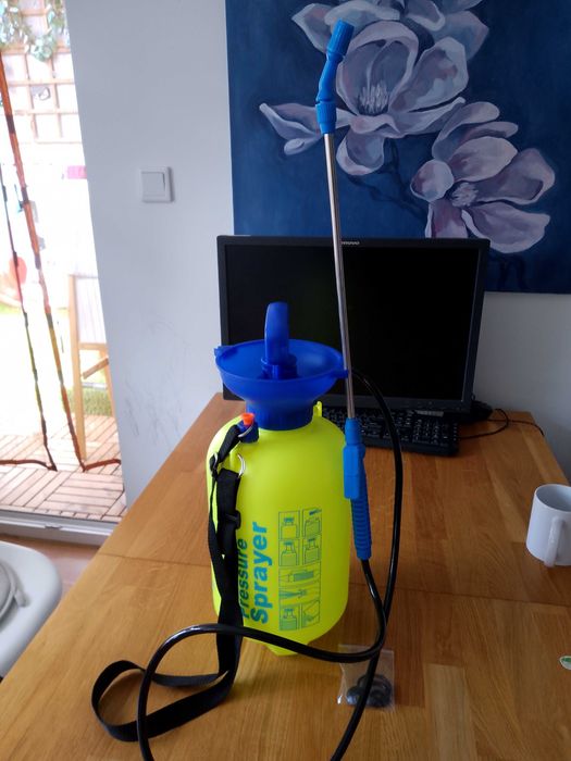 OPRYSKIWACZ ciśnieniowy ręczny ogrodowy spryskiwacz DŁUGA LANCA 5L PAS