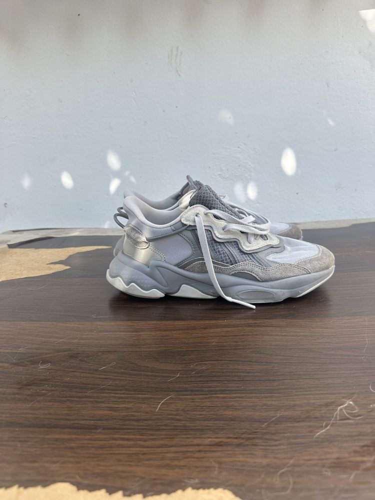 Adidas Ozweeg 42