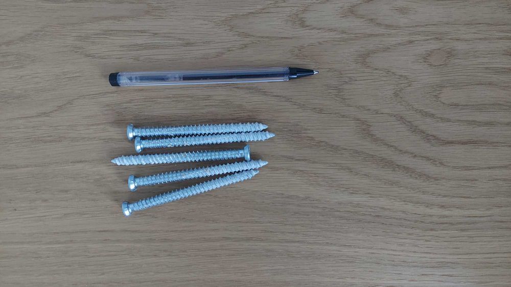 Szafka RTV wisząca pod TV