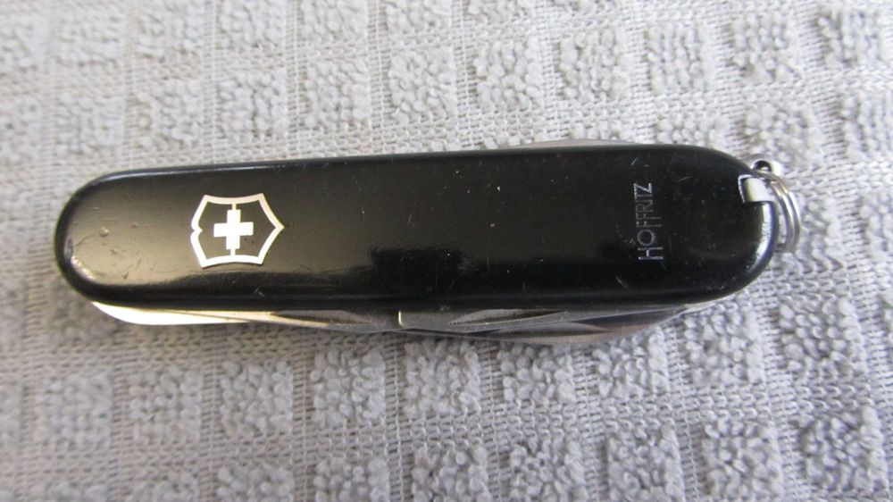 Ніж з штопором та відкривачками Victorinox Camper .