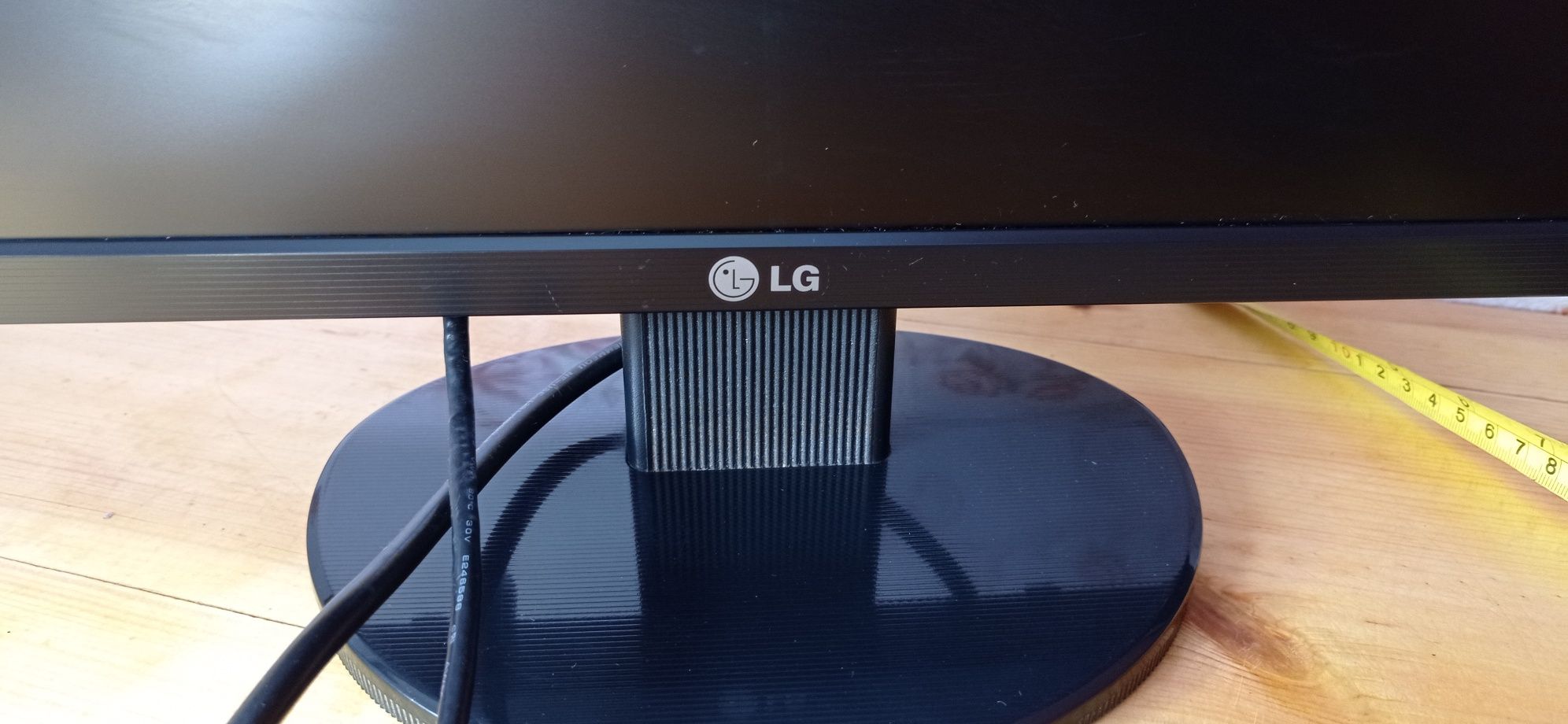 Монитор,  LG Twin Towers, 20