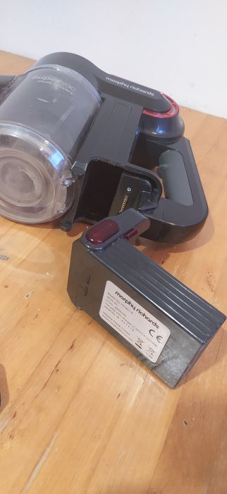 Odkurzacz bezprzewodowy Morphy Richards Cordless SuperVAC zestaw