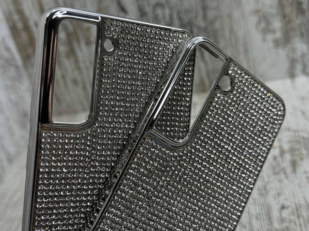 Чехол с камушками на Samsung S22/ S21 FE/S23 FE. Блестящий