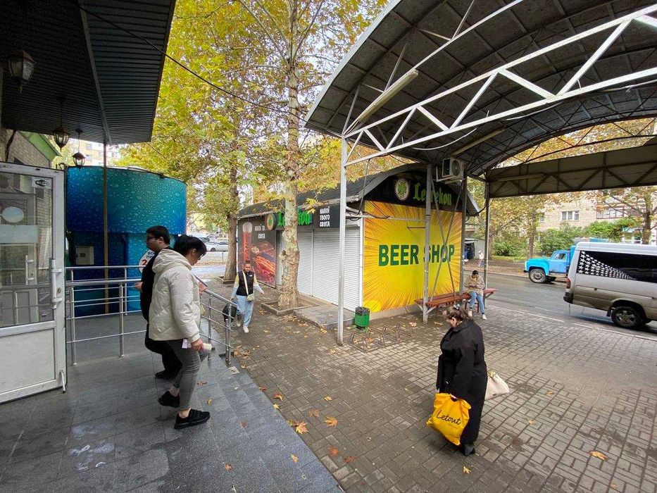 Ліски Крилова навпроти ринка "Івушка" магазин 50 кв.м. прохідняк