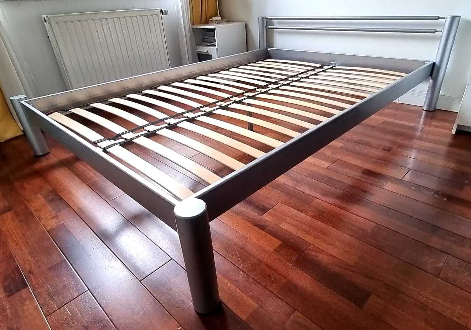 Łóżko metalowe 140x200 solidne rama łóżka stelaż szczebelki