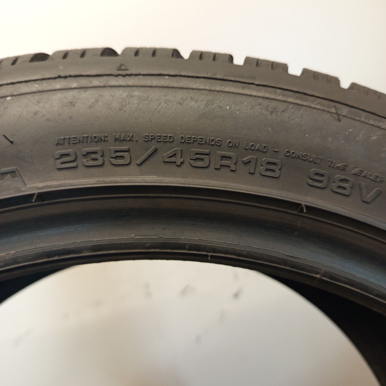 235/45R18 Dunlop WinterSport5