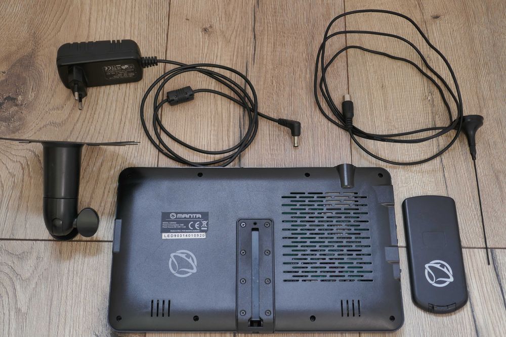 Mały telewizorek Manta LED903 USB/DVB-T